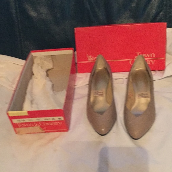 taupe pumps low heel